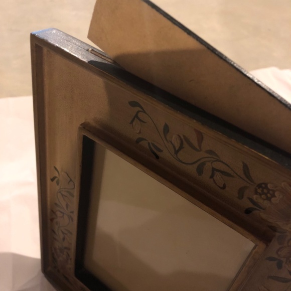 Ten Thousand Villages Floral Painted Wood Frame 5x7 - Picture 3 of 3